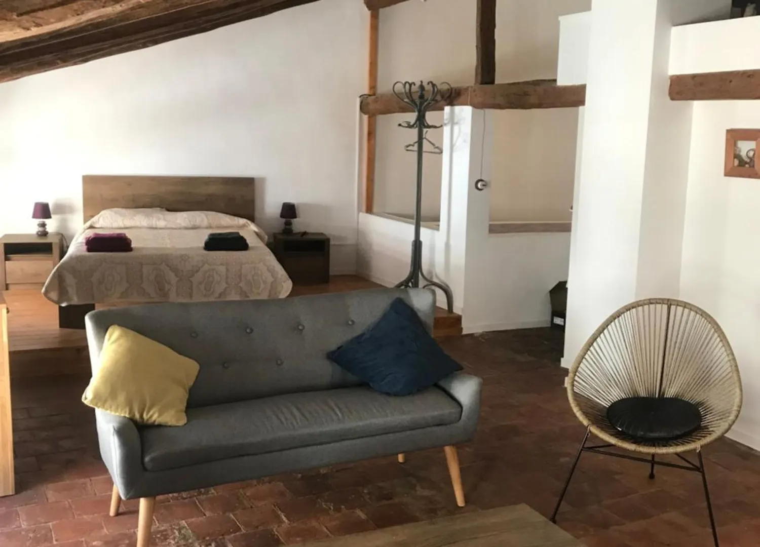 Spacious Attic Apartment El Perello